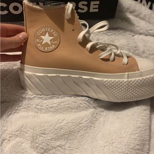 converse, chuck taylor platforms sneakers NWB